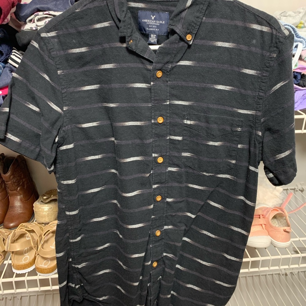 Men’s American Eagle button down shirt